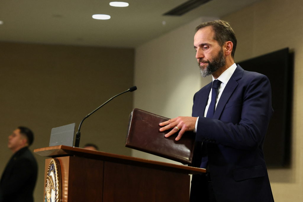 Jack Smith's January 6 Report: The Fight for Public Release